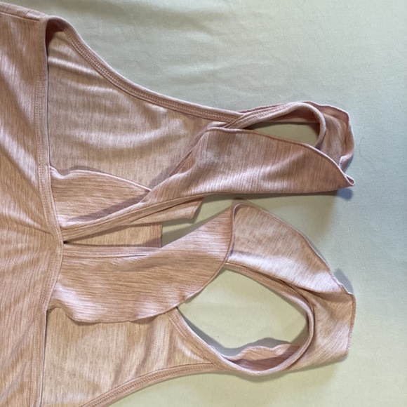 Light pink tank top with back design - Picture 2 of 4